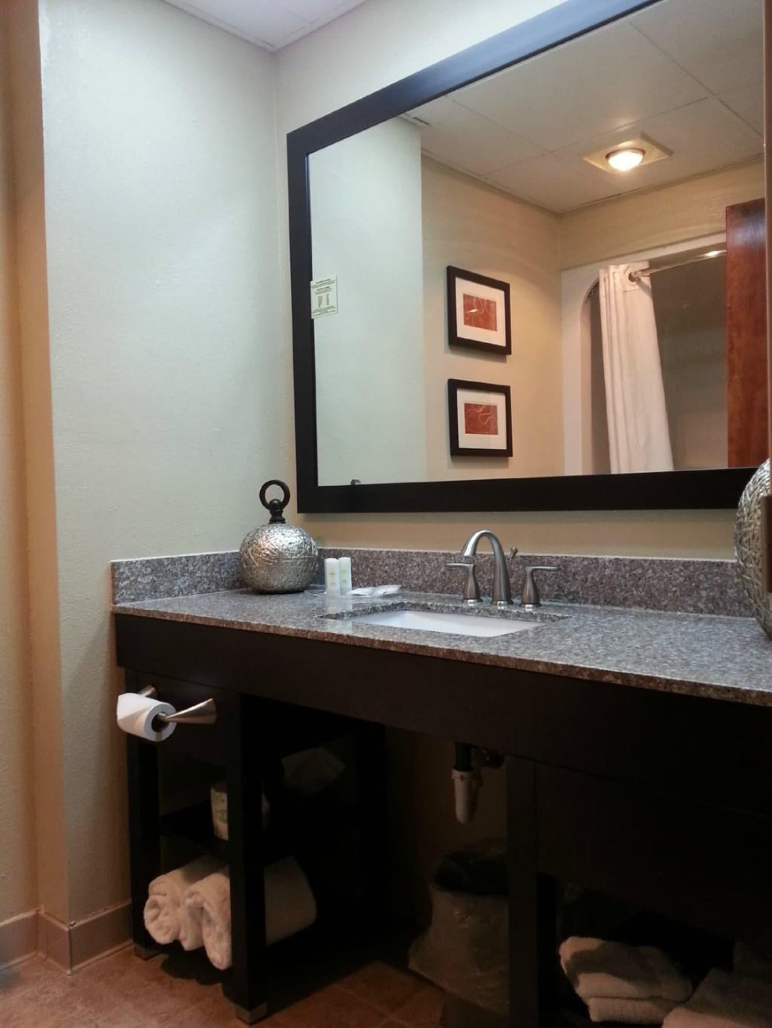 Comfort Suites Лобанон Екстериор снимка