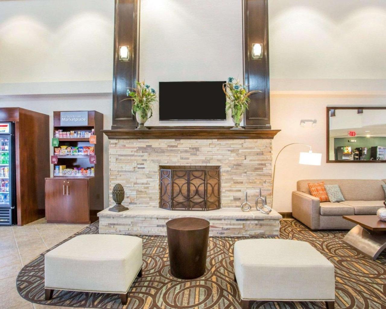 Comfort Suites Лобанон Екстериор снимка